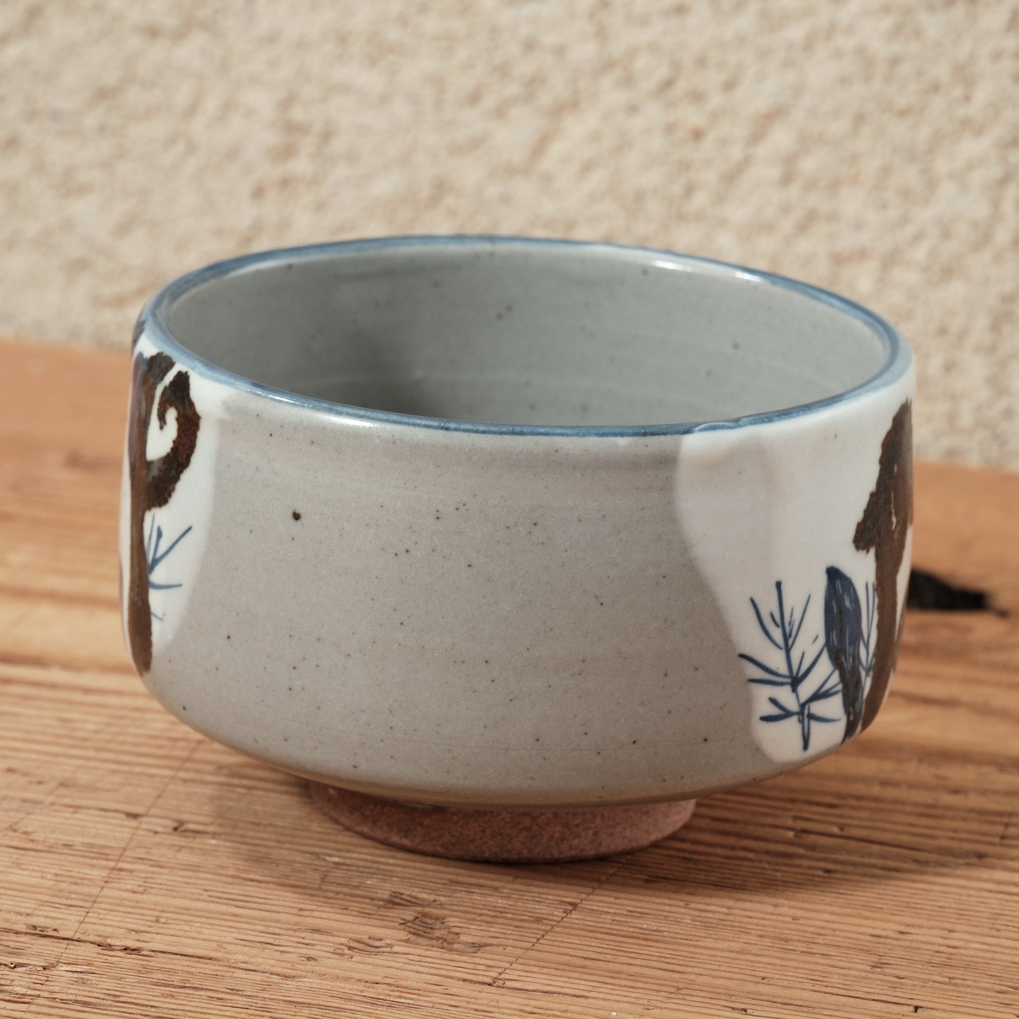 宮本 博 | 銹絵染付茶碗 春草図（清水焼・乾山写） – 菜じみ-najimi