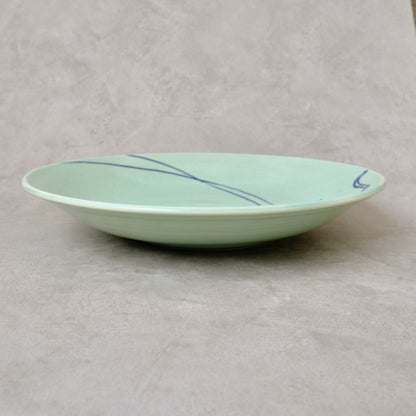 色絵八寸皿 ぶらんこ猫（清水焼） | 宮本 博