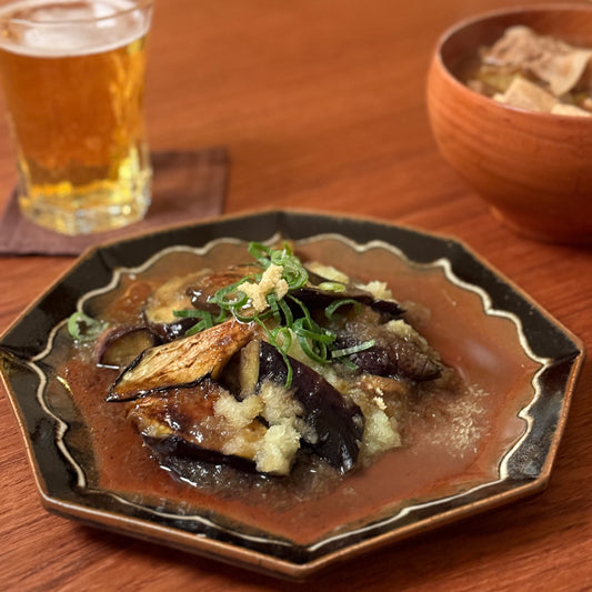 [ 村澤 享 ] 波縁取り八角7寸皿 柿黒釉 - 益子焼