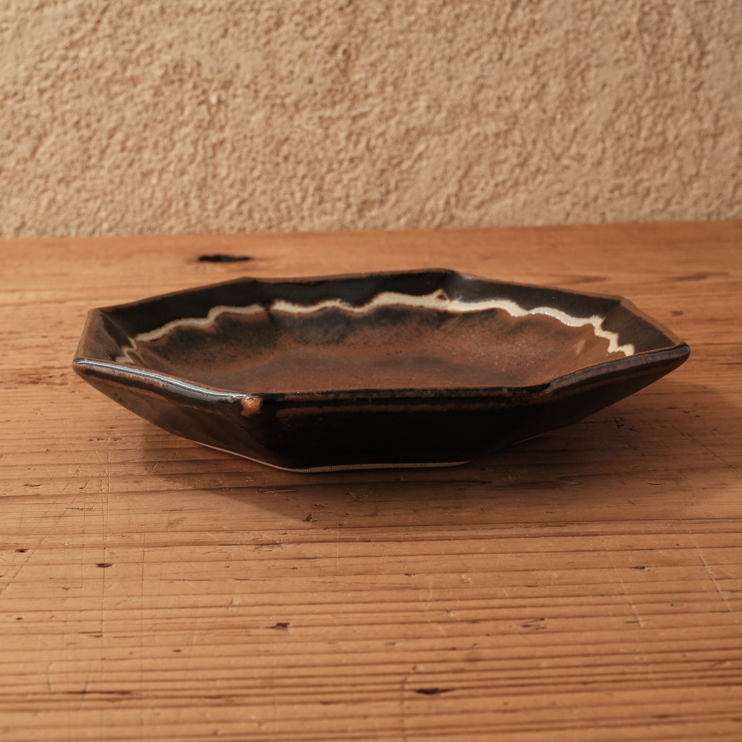 [ 村澤 享 ] 波縁取り八角6寸中鉢 柿黒釉 - 益子焼