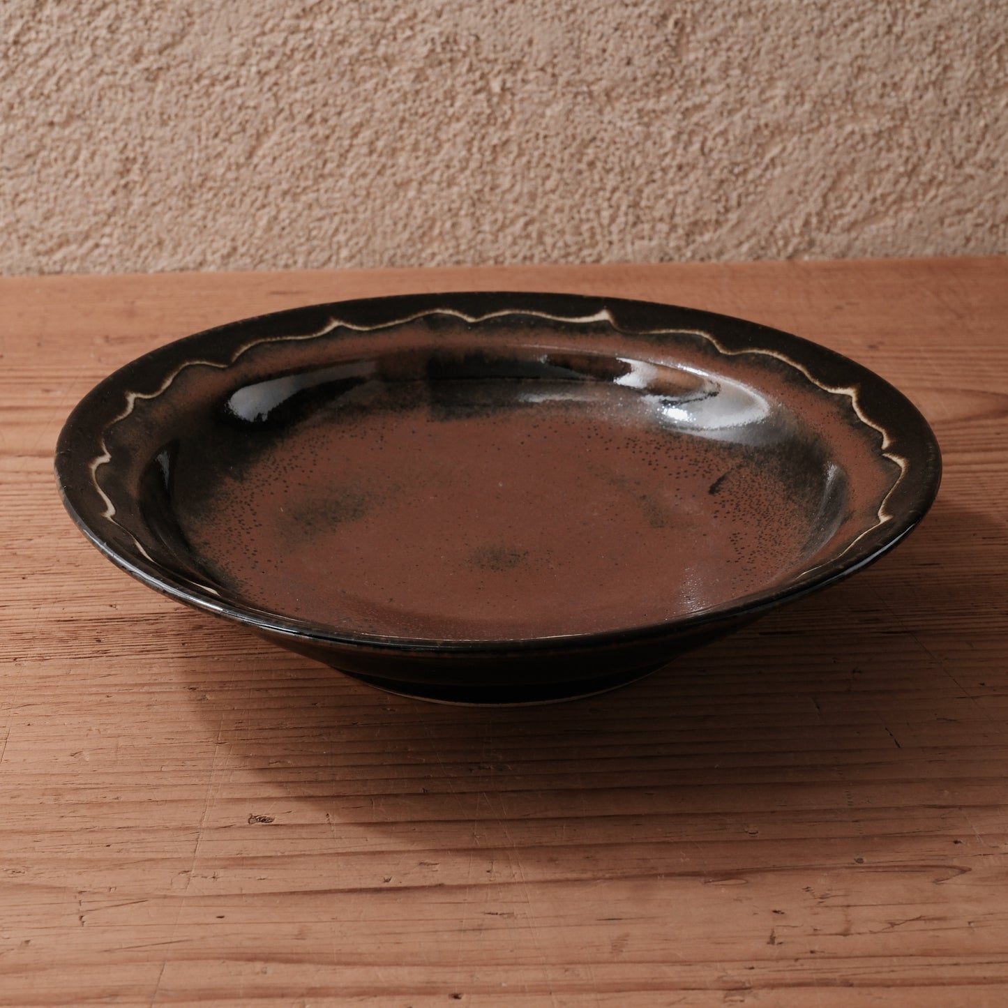 [ 村澤 享 ] 波縁取り8寸・大鉢 柿黒釉 - 益子焼