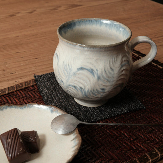 [ 松尾 亮佑 ] ねじり取手マグ Ooze Blue / 260ml