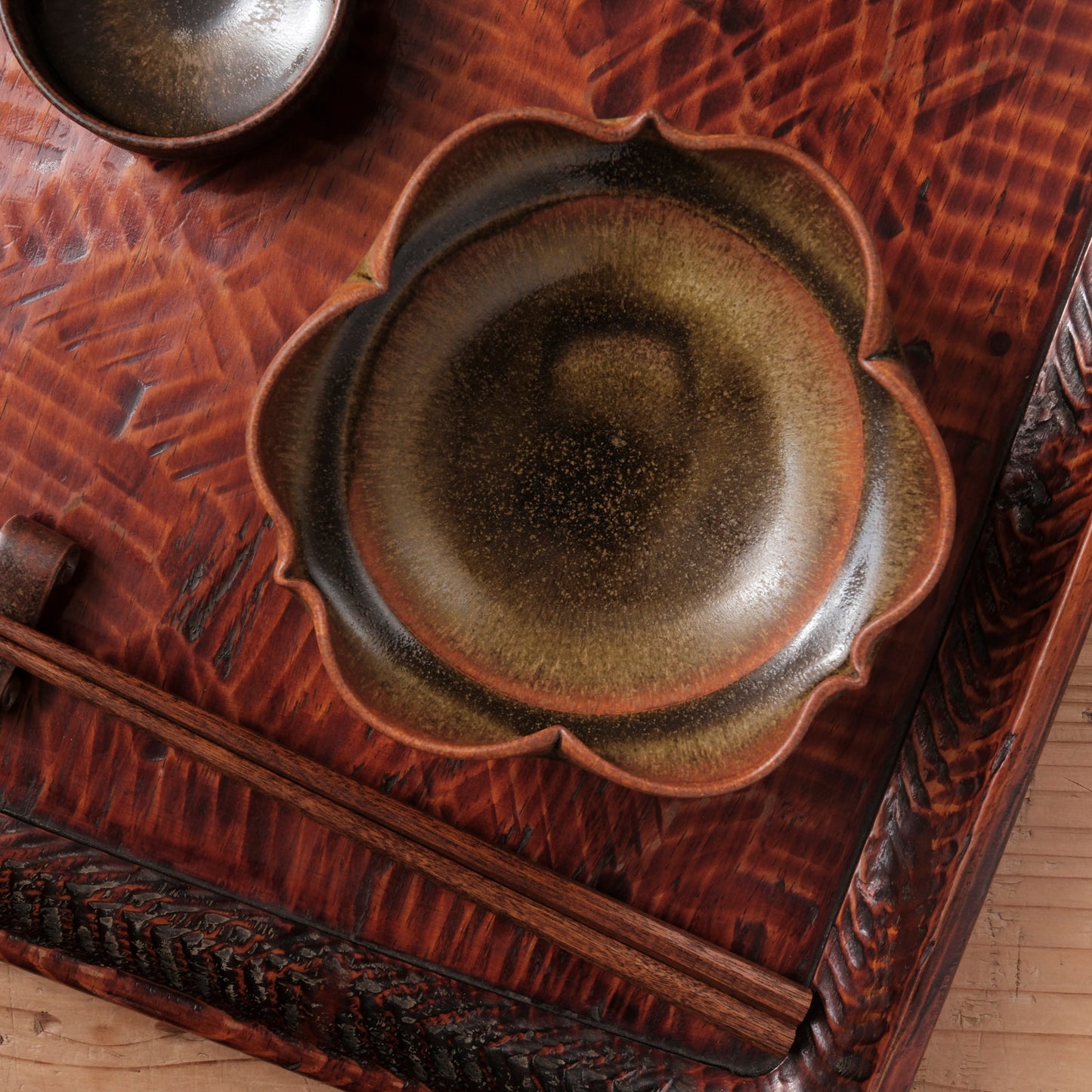 [ 北側 雄一 ] 平向付（稜花３弁） 窯変蕎麦釉