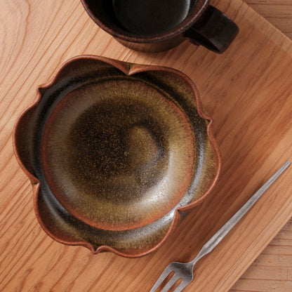 [ 北側 雄一 ] 平向付（稜花３弁） 窯変蕎麦釉