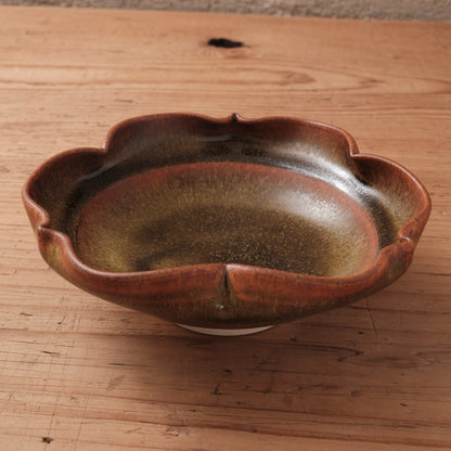 [ 北側 雄一 ] 平向付（稜花３弁） 窯変蕎麦釉