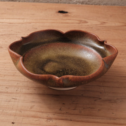 [ 北側 雄一 ] 平向付（稜花３弁） 窯変蕎麦釉