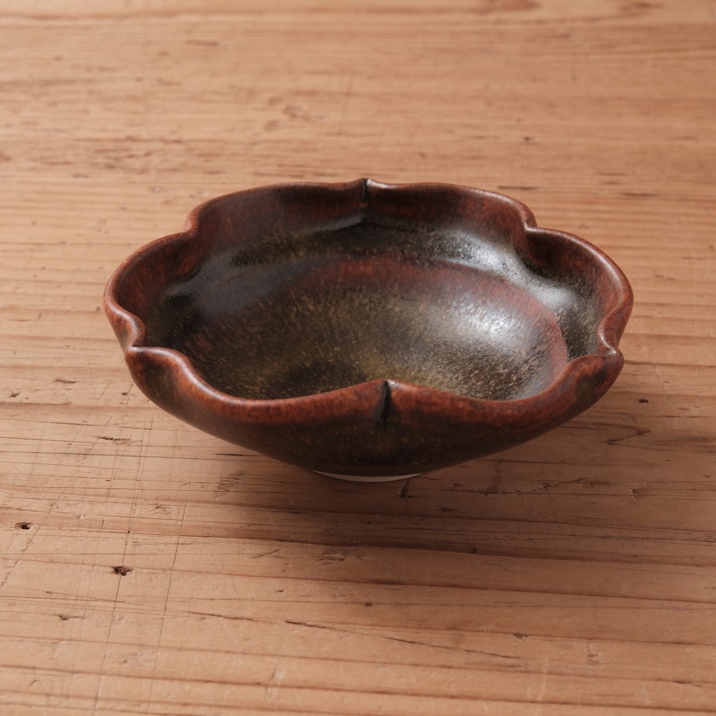 [ 北側 雄一 ] 小付（稜花3弁） 窯変蕎麦釉