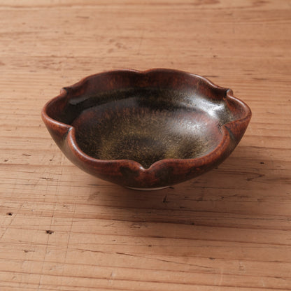 [ 北側 雄一 ] 小付（稜花3弁） 窯変蕎麦釉