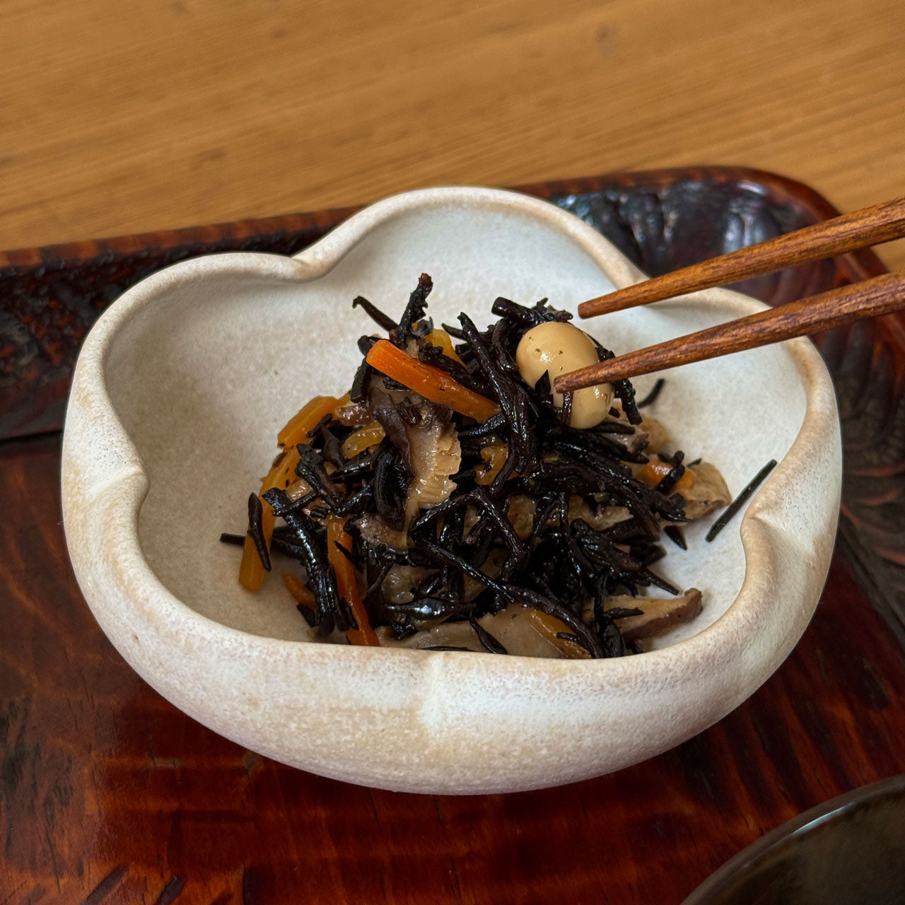 [ 北側 雄一 ] 輪花小鉢 白砂釉
