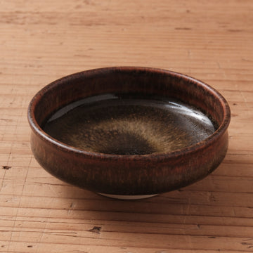 北側 雄一 ] 窯変黒釉 切立豆皿 – 菜じみ(なじみ) 日本の陶器や磁器