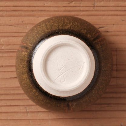 [ 北側 雄一 ] ぐい呑み（蕾）窯変蕎麦釉 -01