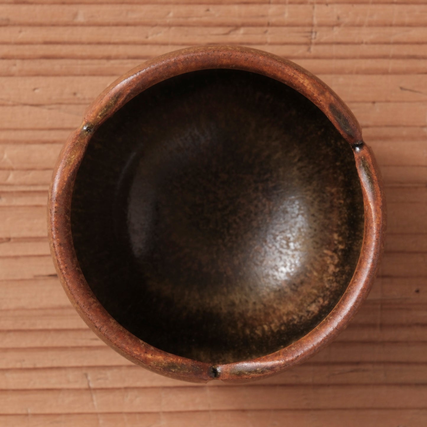 [ 北側 雄一 ] ぐい呑み（蕾）窯変蕎麦釉 -02