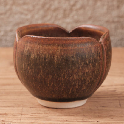 [ 北側 雄一 ] ぐい呑み（蕾）窯変蕎麦釉 -02