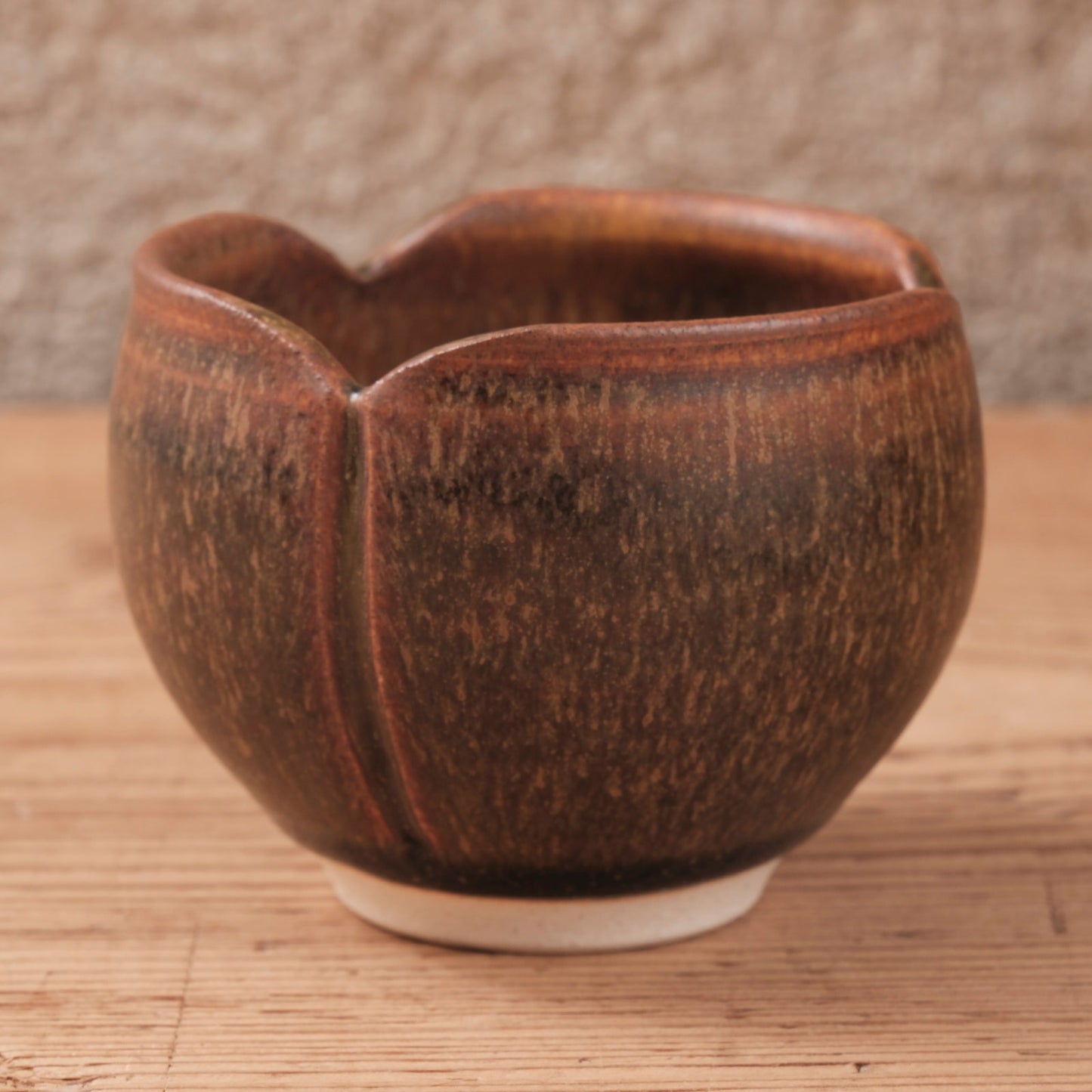 [ 北側 雄一 ] ぐい呑み（蕾）窯変蕎麦釉 -02