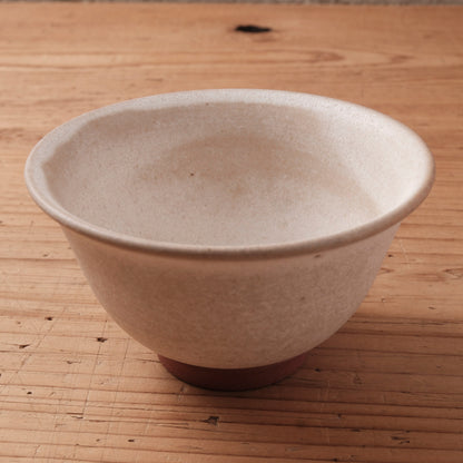 [ 北側 雄一 ] 飯碗（縁反り） 白砂釉