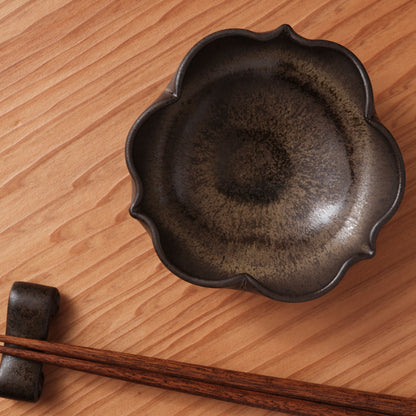 [ 北側 雄一 ] 小付（稜花3弁） 窯変黒釉