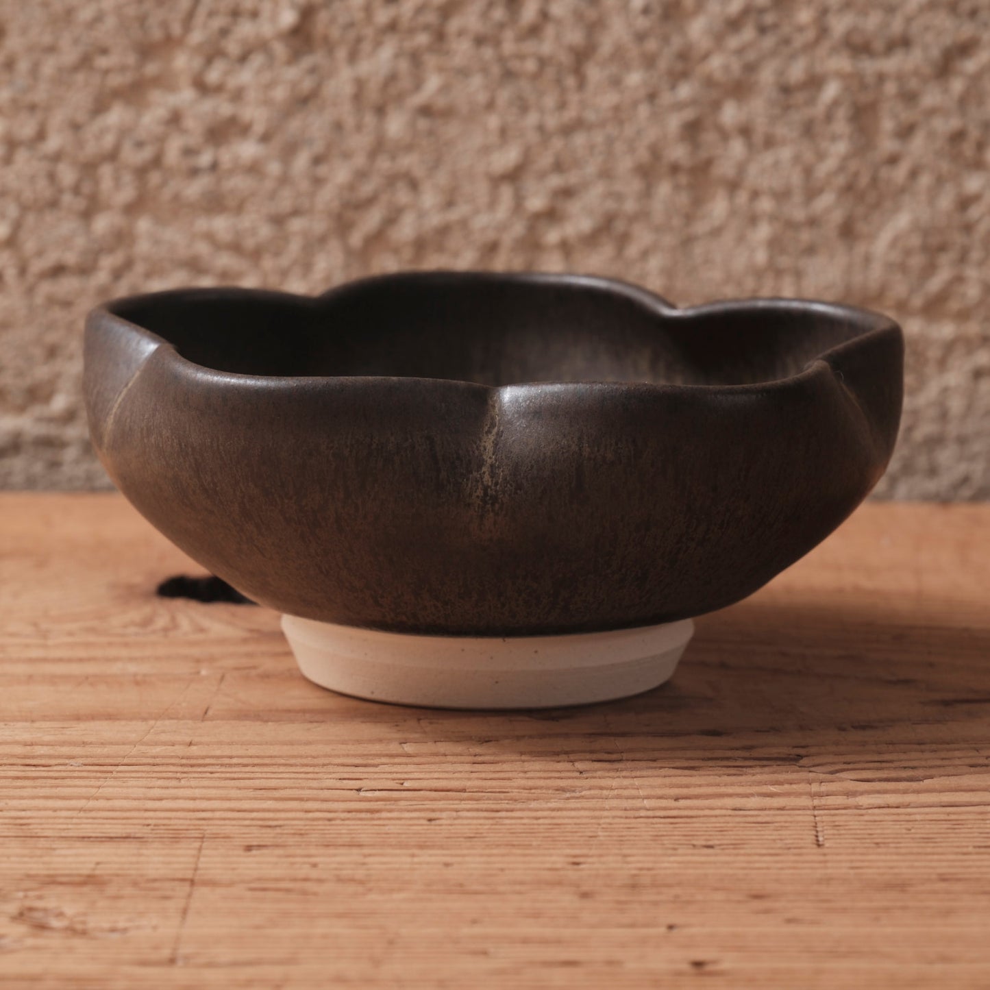 [ 北側 雄一 ] 輪花小鉢 窯変黒釉