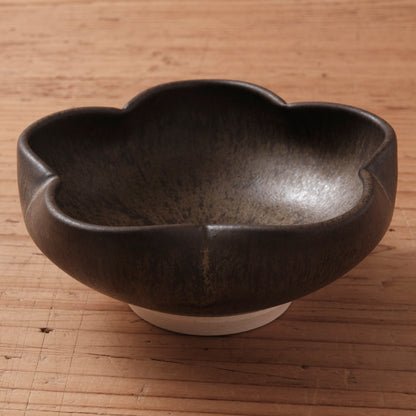 [ 北側 雄一 ] 輪花小鉢 窯変黒釉