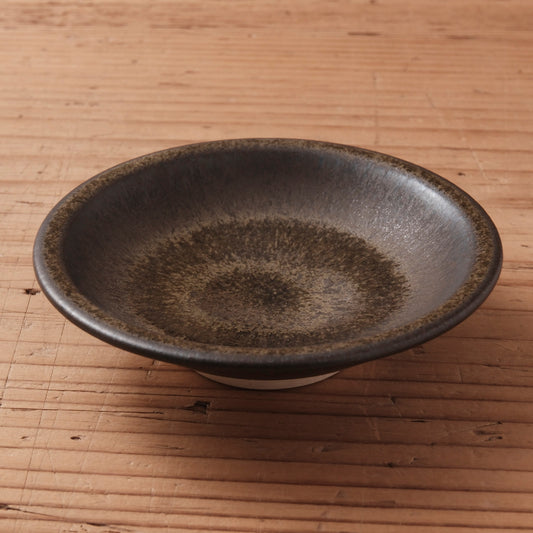 [ 北側 雄一 ] リム豆皿 窯変黒釉