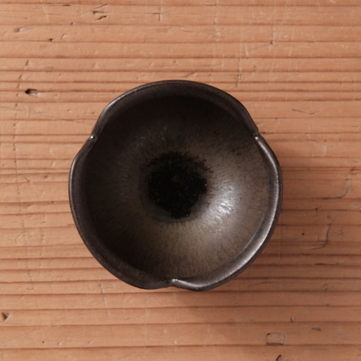 [ 北側 雄一 ] ぐい呑み（蕾） 窯変黒釉 -03