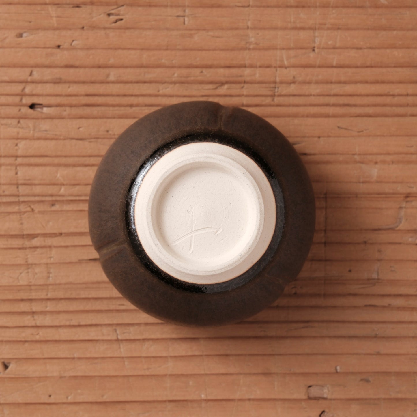 [ 北側 雄一 ] ぐい呑み（蕾） 窯変黒釉 -03