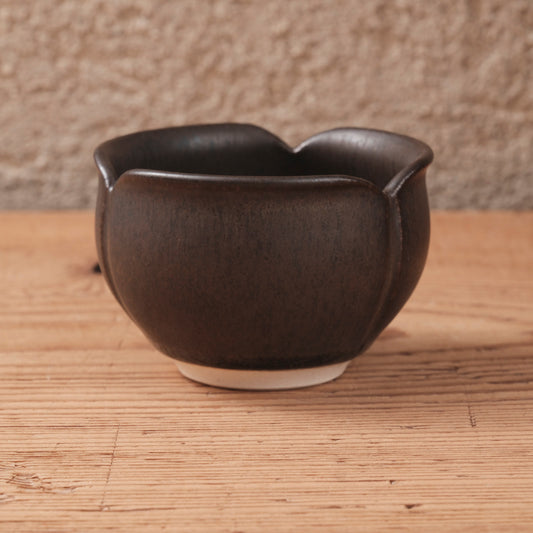 [ 北側 雄一 ] ぐい呑み（蕾） 窯変黒釉 -03