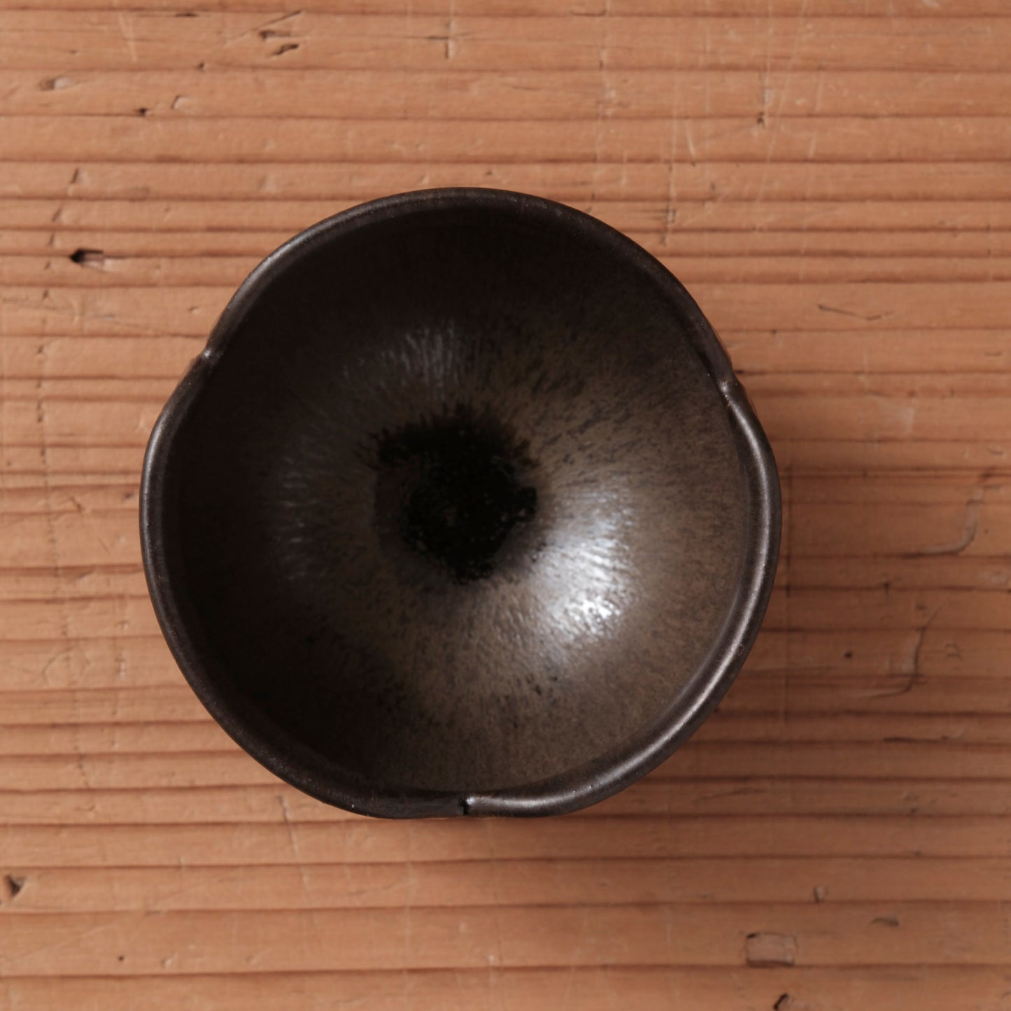 [ 北側 雄一 ] ぐい呑み（蕾） 窯変黒釉 -02