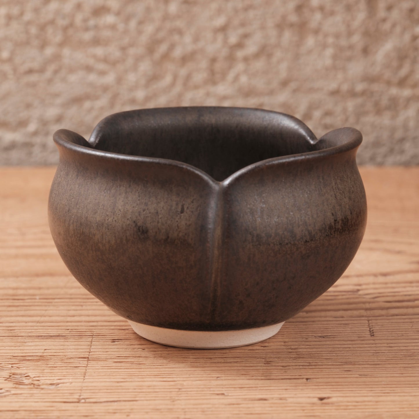 [ 北側 雄一 ] ぐい呑み（蕾） 窯変黒釉 -01