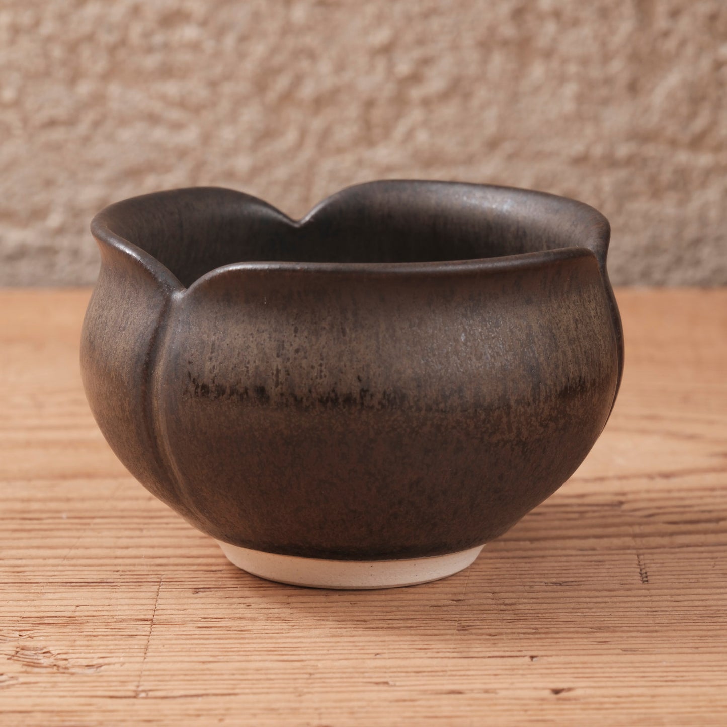 [ 北側 雄一 ] ぐい呑み（蕾） 窯変黒釉 -01