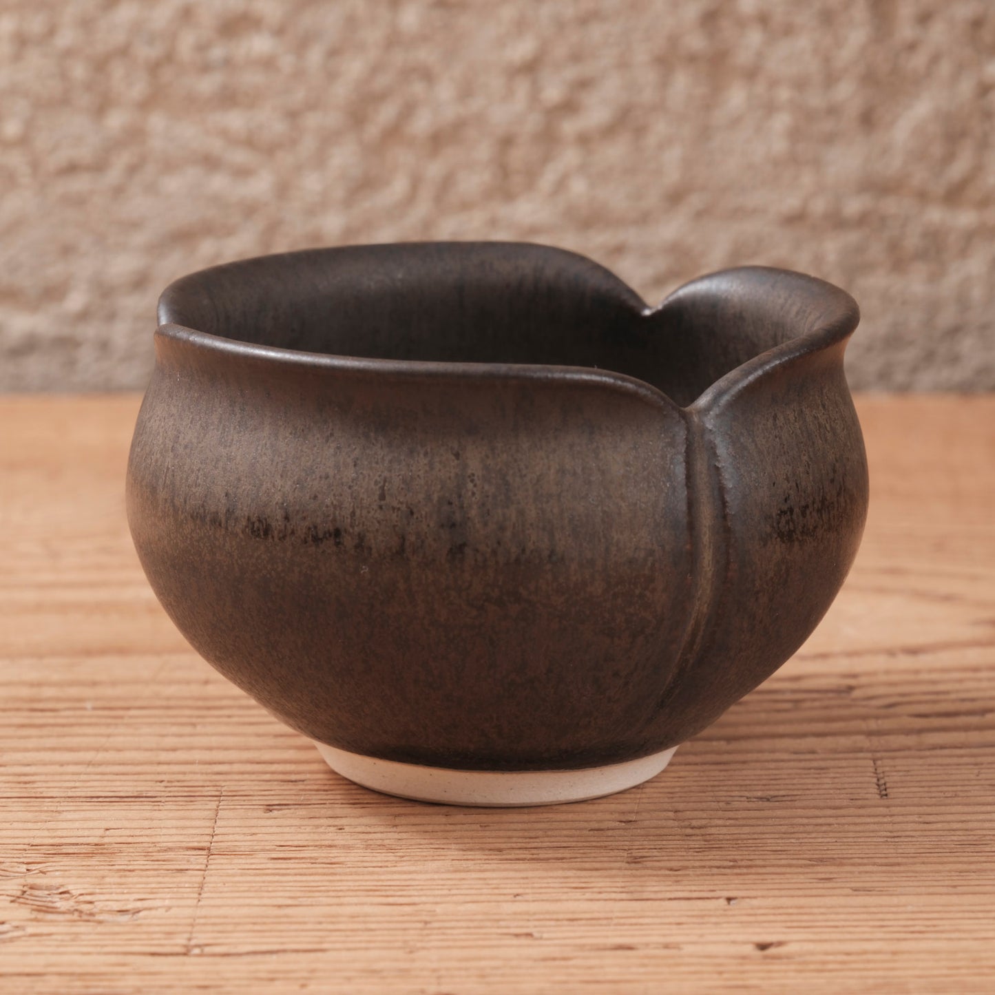 [ 北側 雄一 ] ぐい呑み（蕾） 窯変黒釉 -01