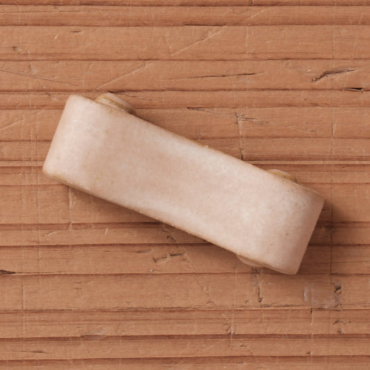 [ 北側 雄一 ] 箸置き 白砂釉