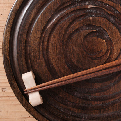 [ 北側 雄一 ] 箸置き 白砂釉