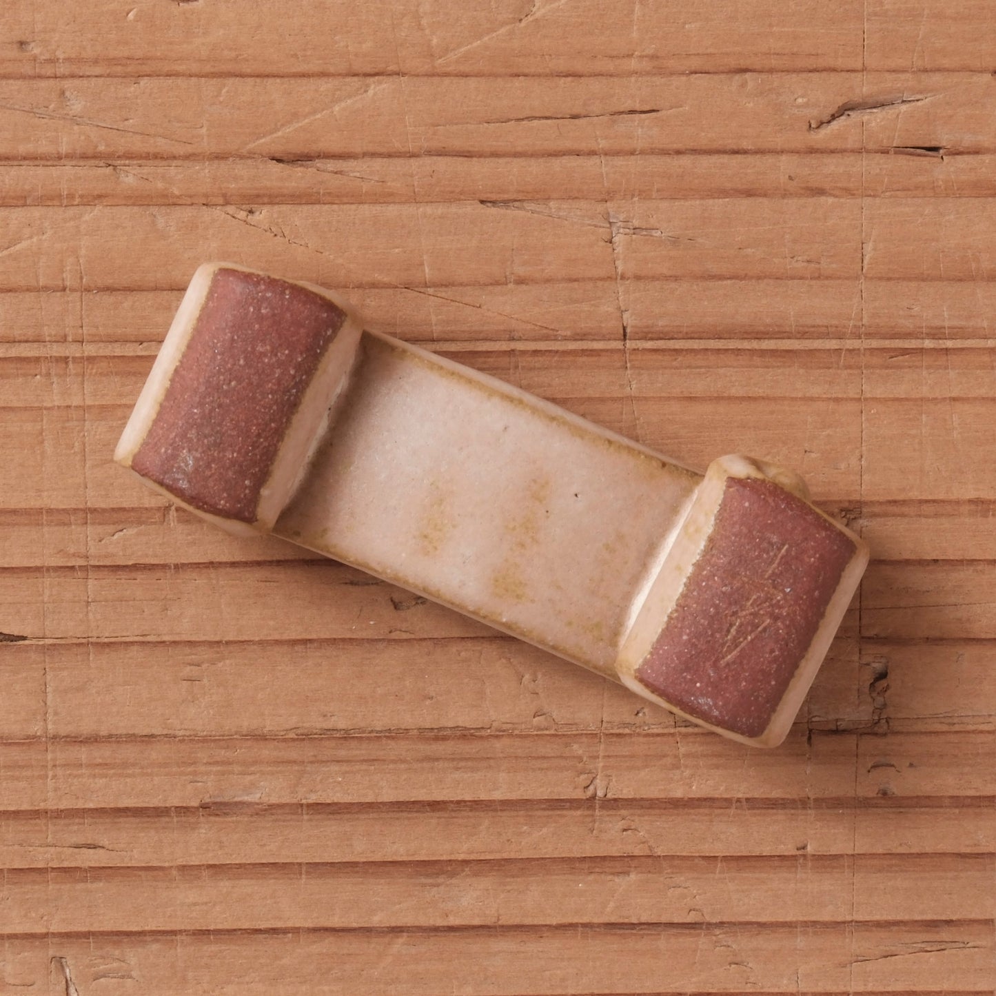 [ 北側 雄一 ] 箸置き 白砂釉