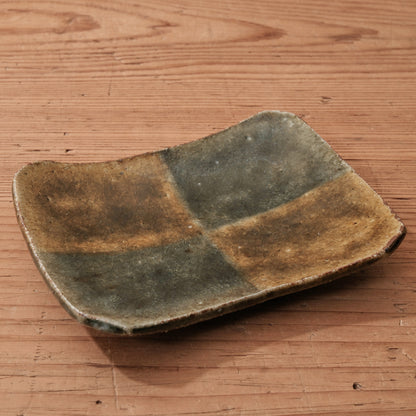 [ 田尾 明子 ] 色釉小板皿 織部-飴 幅約13cm