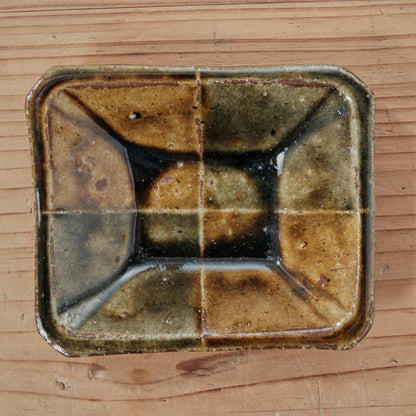 [ 田尾 明子 ] 色釉角小鉢 飴‐織部 幅約11cm