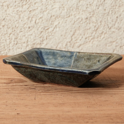 [ 田尾 明子 ] 色釉角小鉢 青‐織部 幅約11cm