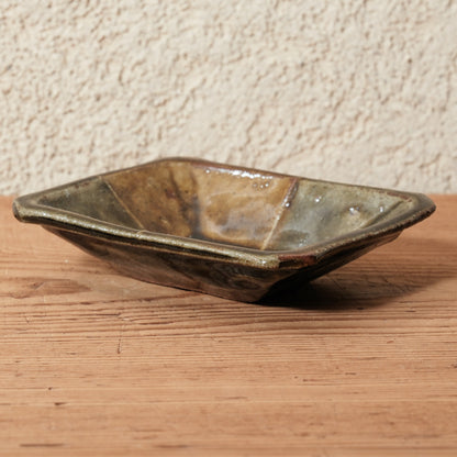 [ 田尾 明子 ] 色釉角小鉢 飴‐織部 幅約11cm