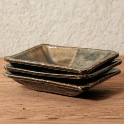 [ 田尾 明子 ] 色釉角小鉢 飴‐織部 幅約11cm