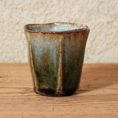 [ 田尾 明子 ] ぐい呑み-織部01 幅約6.4cm×高約6.5cm