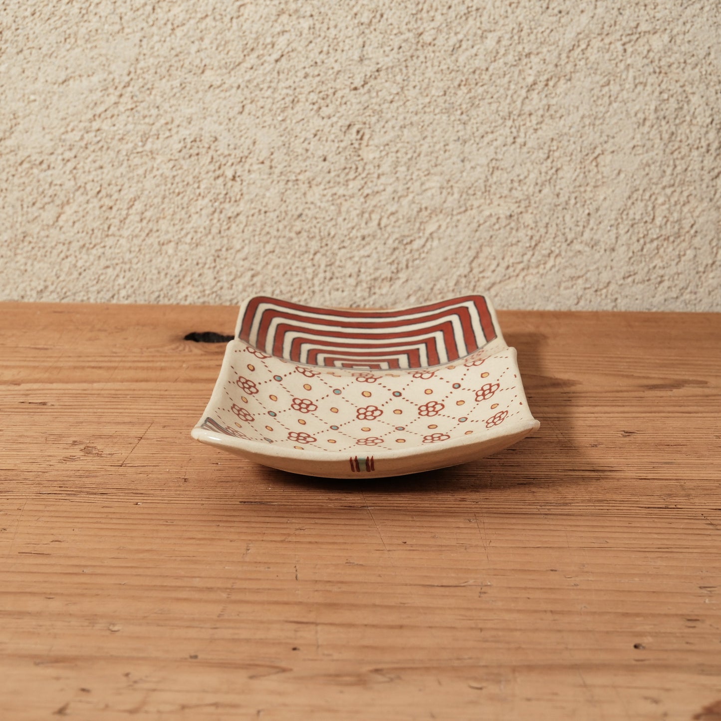 [ 加藤 喜道 ] 2ツ仕切りplate 幅約21.5cm 赤絵・金彩 A