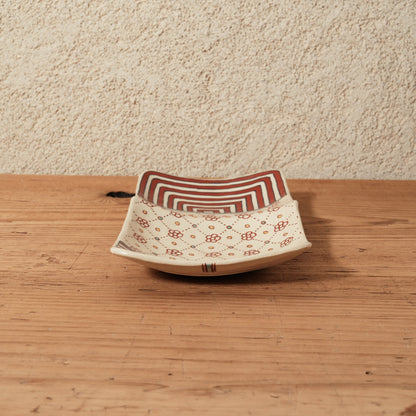 [ 加藤 喜道 ] 2ツ仕切りplate 幅約21.5cm 赤絵・金彩 A