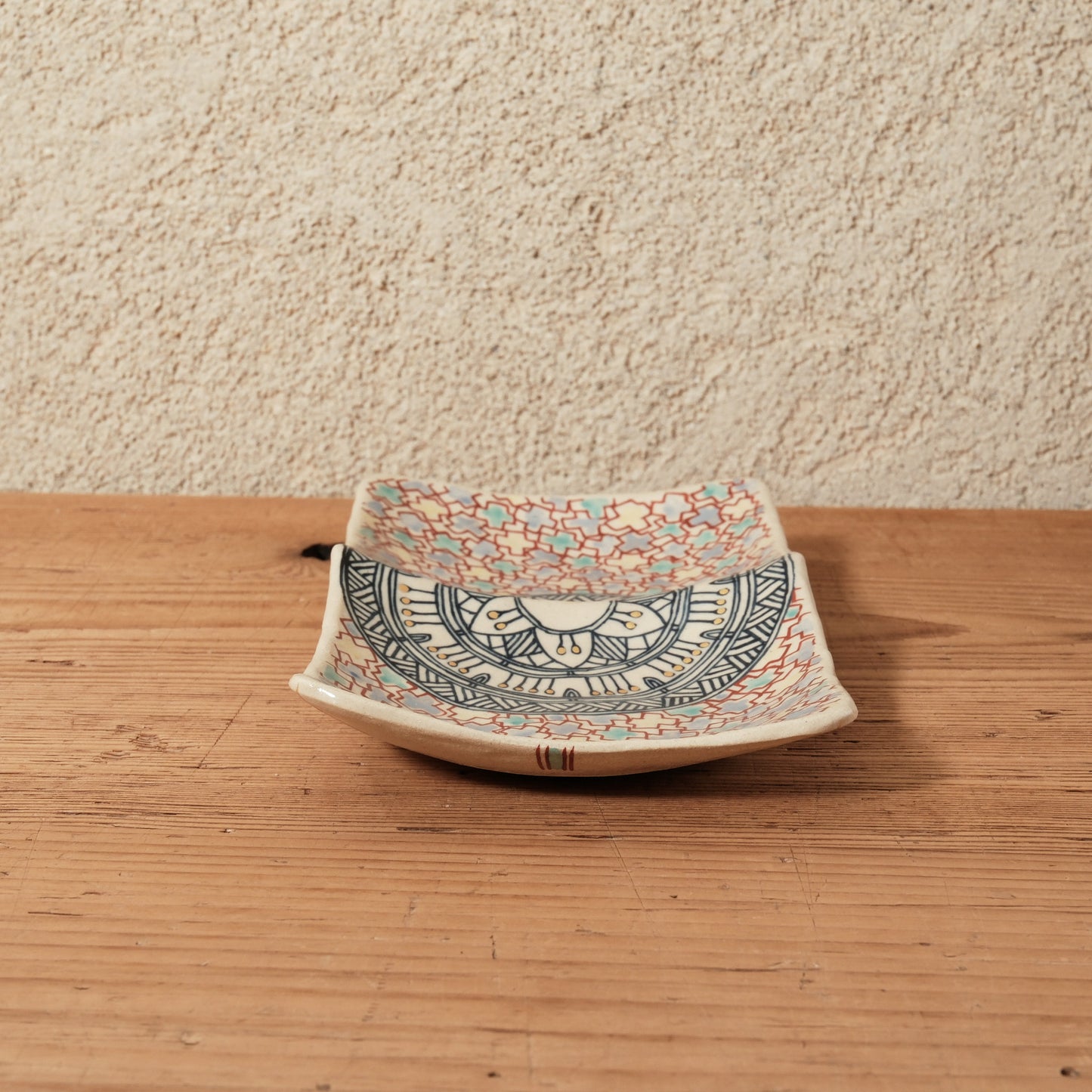 [ 加藤 喜道 ] 2ツ仕切りplate 幅約21.5cm 赤絵・金彩 B