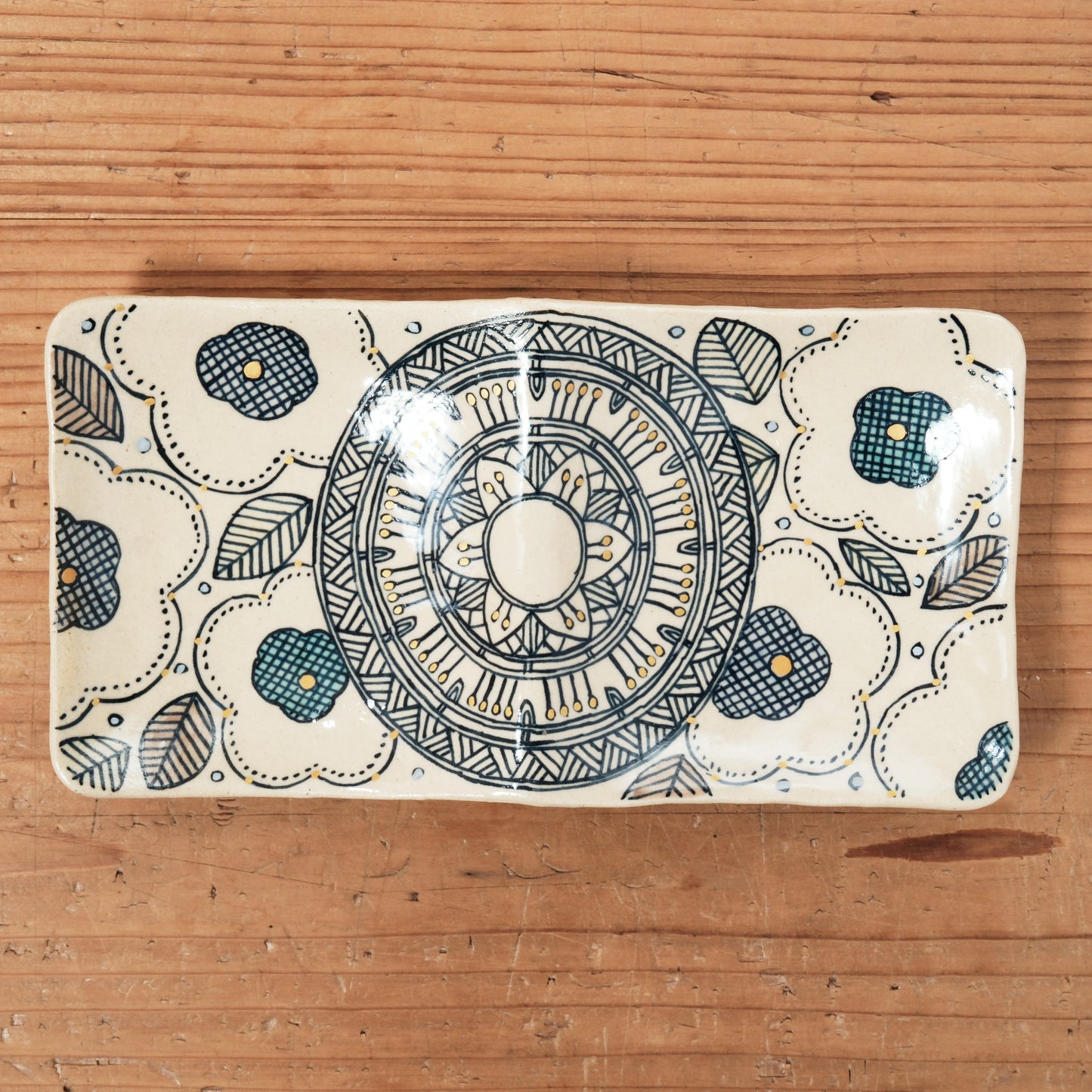 [ 加藤 喜道 ] 2ツ仕切りplate 幅約21.5cm 赤絵・金彩 C
