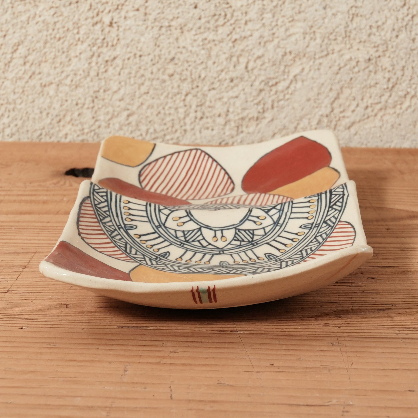 [ 加藤 喜道 ] 2ツ仕切りplate 幅約21.5cm 赤絵・金彩 D