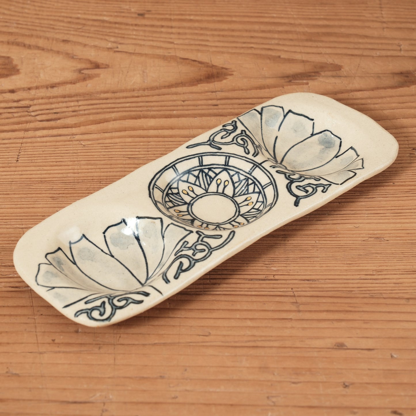 [ 加藤 喜道 ] 3点薬味plate 幅約18cm 赤絵・金彩 B