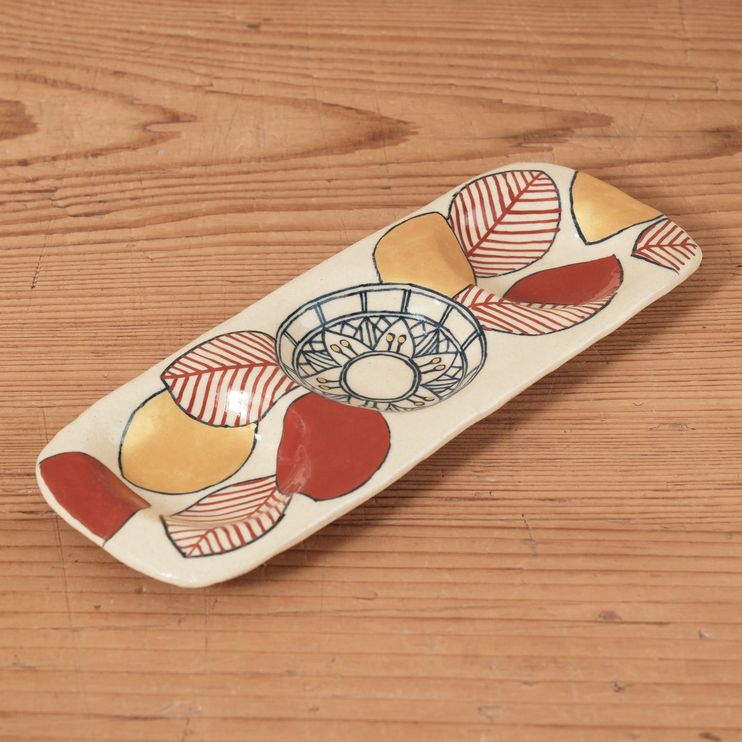 [ 加藤 喜道 ] 3点薬味plate 幅約18cm 赤絵・金彩 E