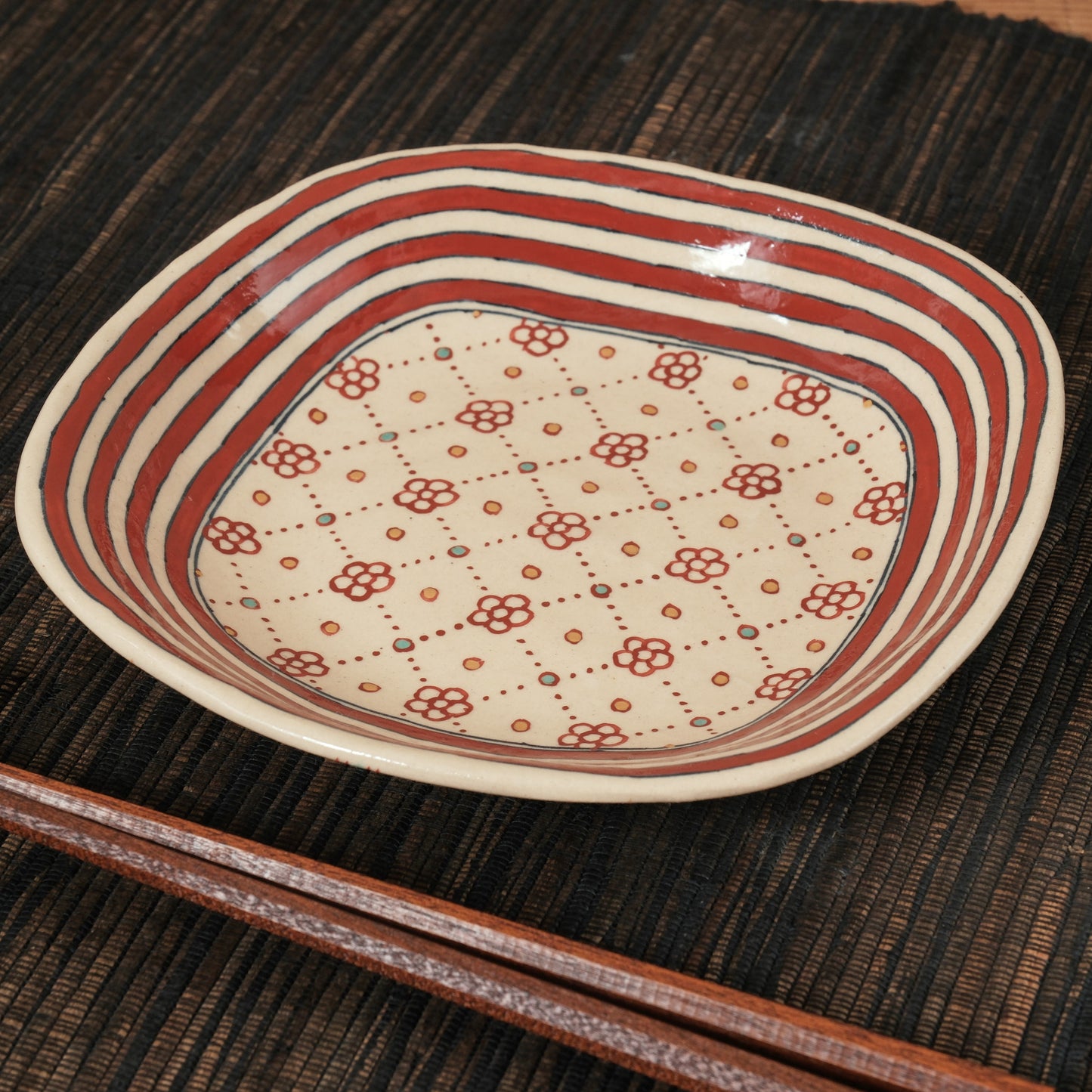 [ 加藤 喜道 ] 正方形 plate 幅約17cm 赤絵・金彩 A