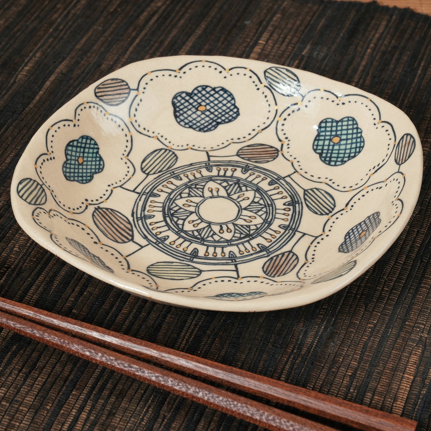 [ 加藤 喜道 ] 正方形 plate 幅約17cm 赤絵・金彩 B