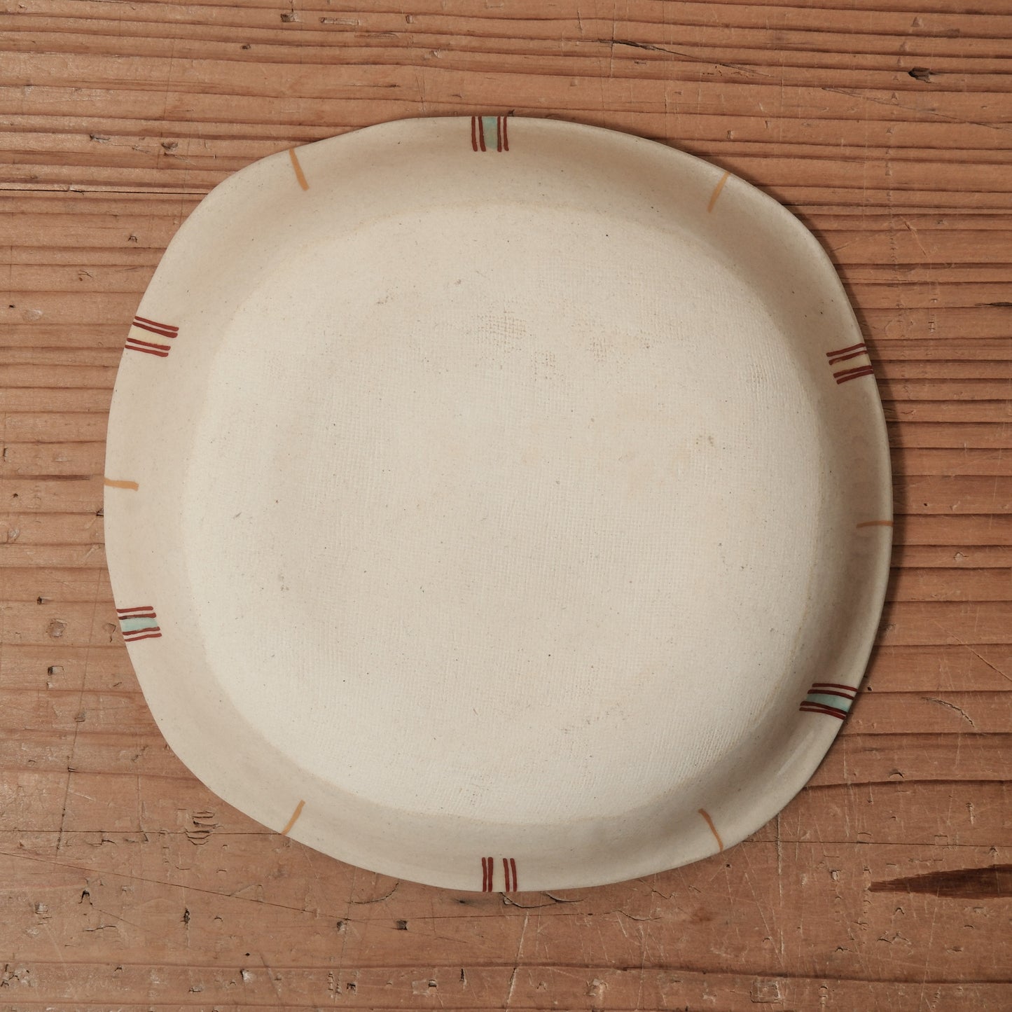 [ 加藤 喜道 ] 正方形 plate 幅約17cm 赤絵・金彩 E