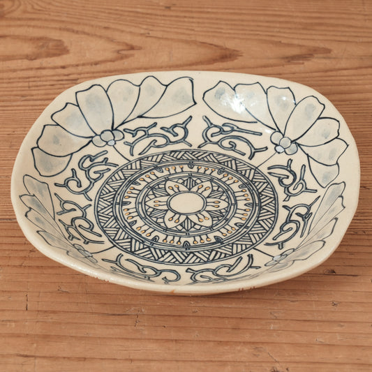 [ 加藤 喜道 ] 正方形 plate 幅約17cm 赤絵・金彩 E